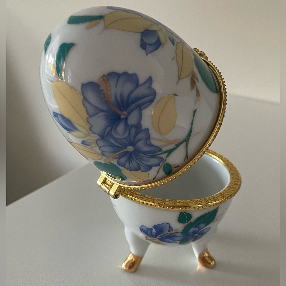 Floral Jewelry Trinket with Gold Accents - Picture 4 of 5